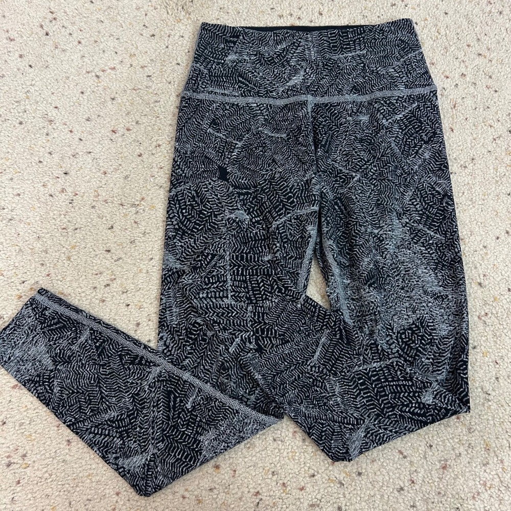 Beyond Yoga Leggings Black White Abstract Chevron Print Size Small Women